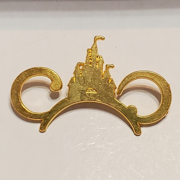 Disney Pin Trading Grand Opening Shanghai Castle Mickey Ears Crown Collection - Picture 1 of 3